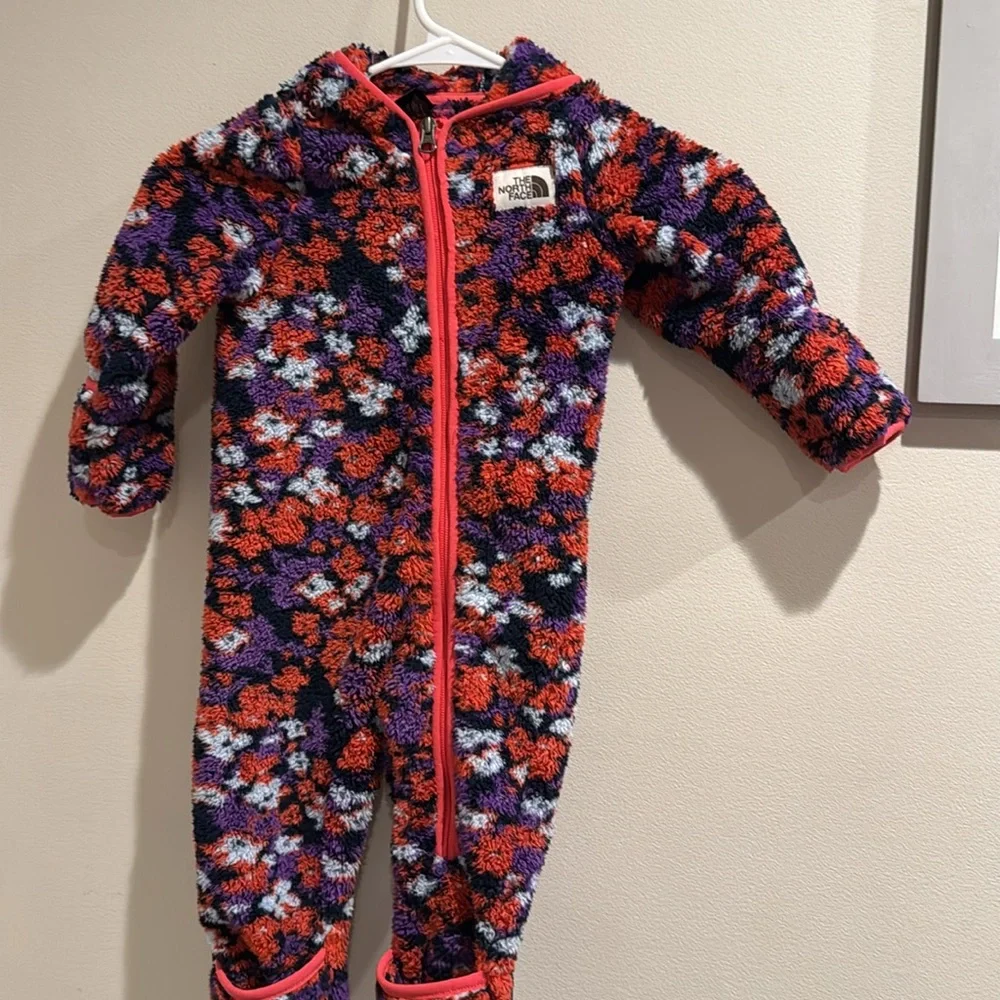 Pink The North Face Campshire Onepiece - Infants 12-18 months‎ hooded